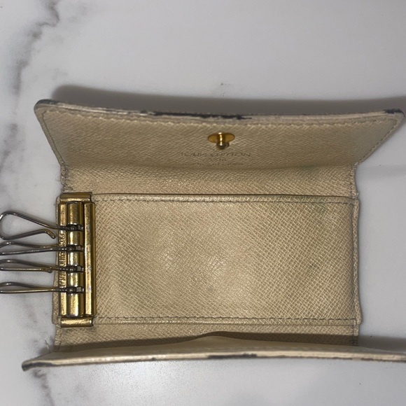 Authentic Louis Vuitton Damier Azur 4 ring key holder - Picture 13 of 16